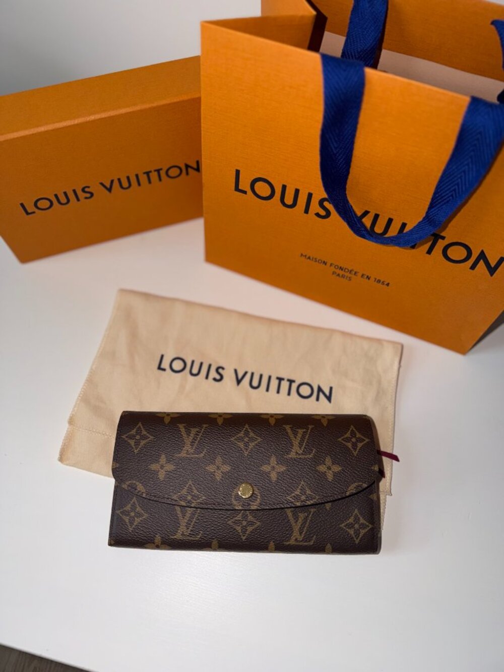 LV Emilie Wallet - Picture 10 of 11